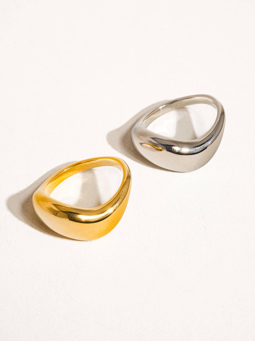 The Donitia 18K Non-Tarnish Classic Wavy Band