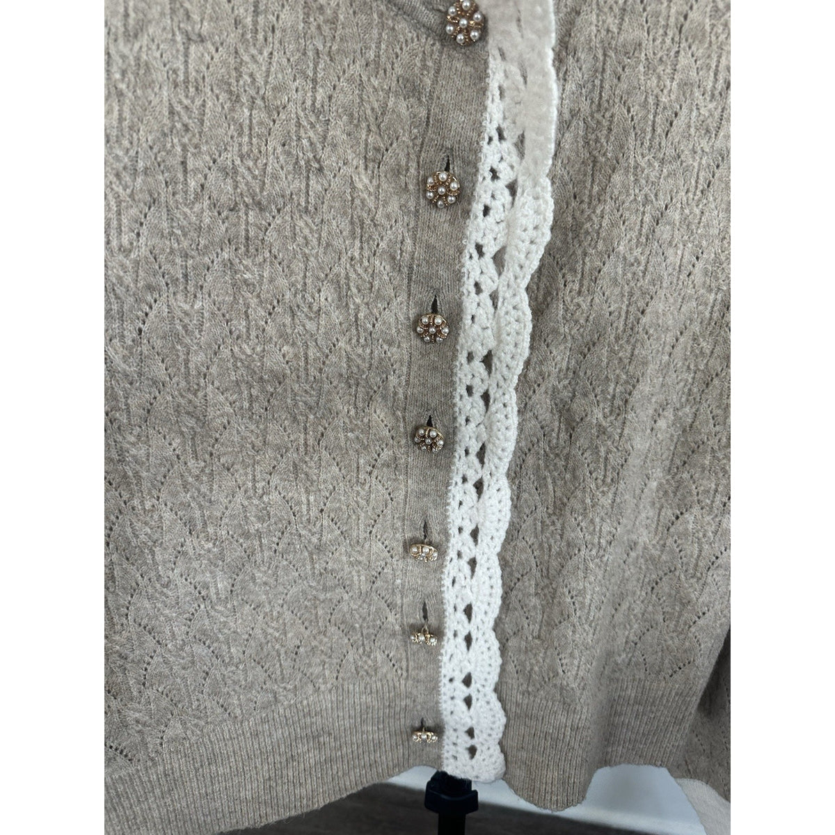 heartloom Womens Knit Cardigan Sweater V-Neck Button Crochet Trim Beige L