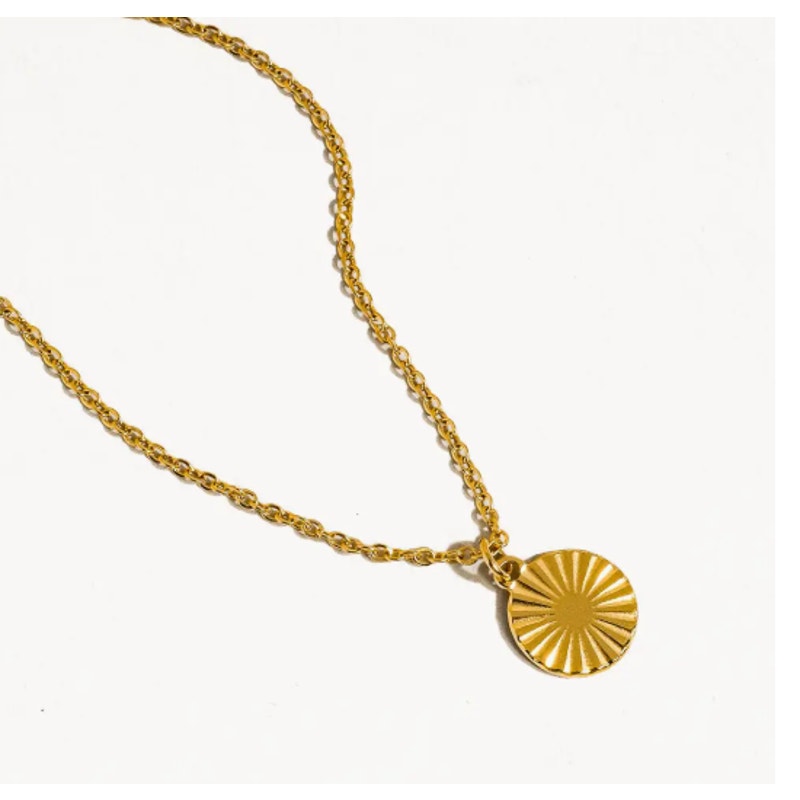The Soleil Necklace – 18K Gold Non-Tarnish Round Sun Pendant Necklace