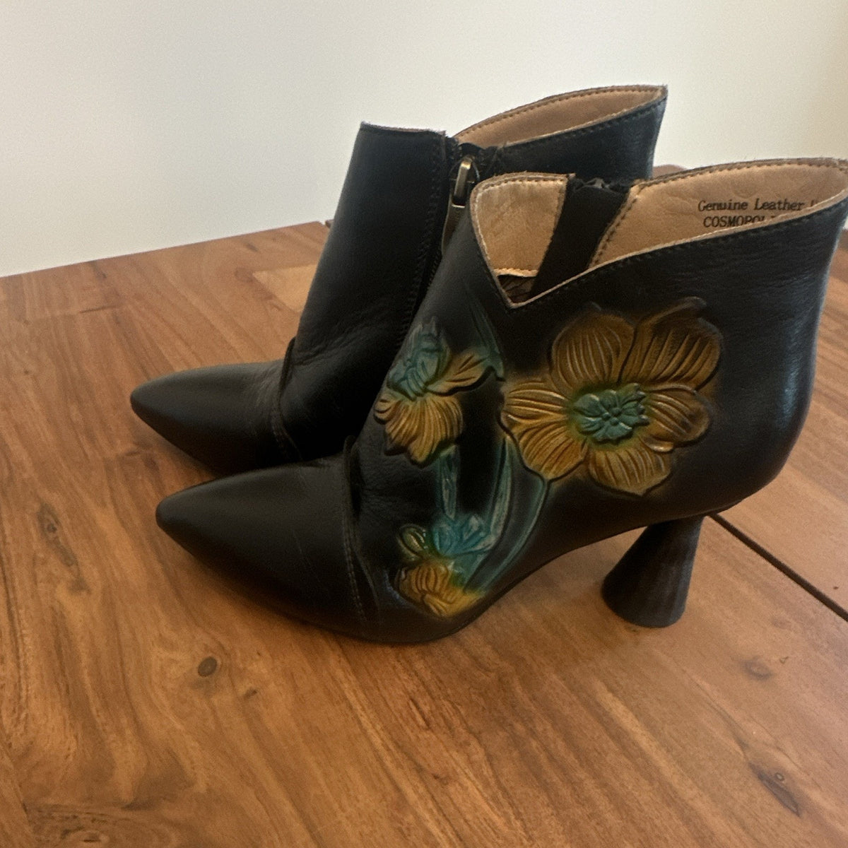 Women's Leather Booties Size 38 Pointed Toe - New