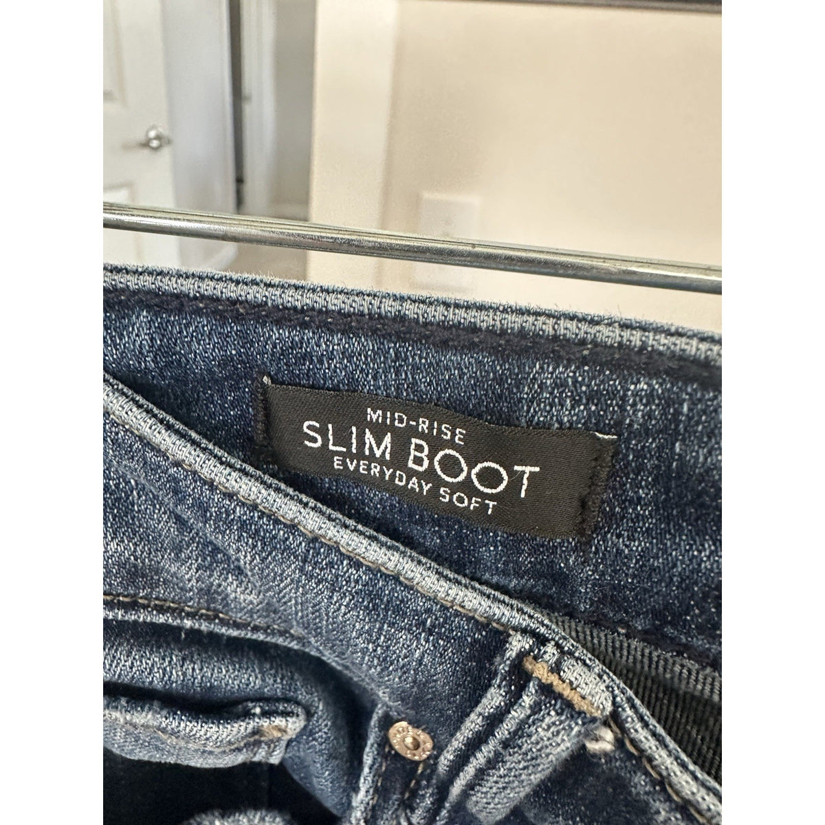 White House Black Market Women’s Bootcut Blue Medium Wash Denim Jeans 8P