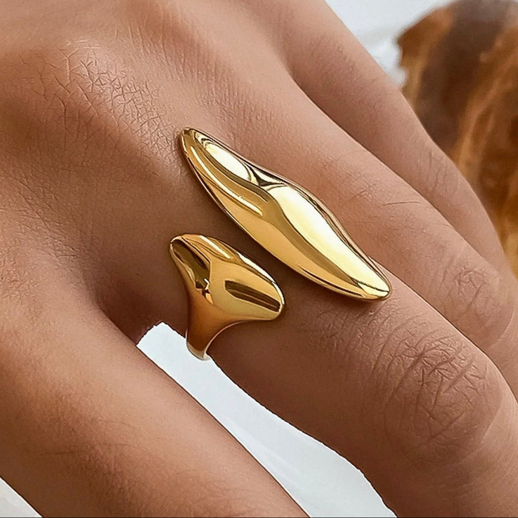 The Ashley Statement Ring – 18K Gold Non-Tarnish Abstract Ring