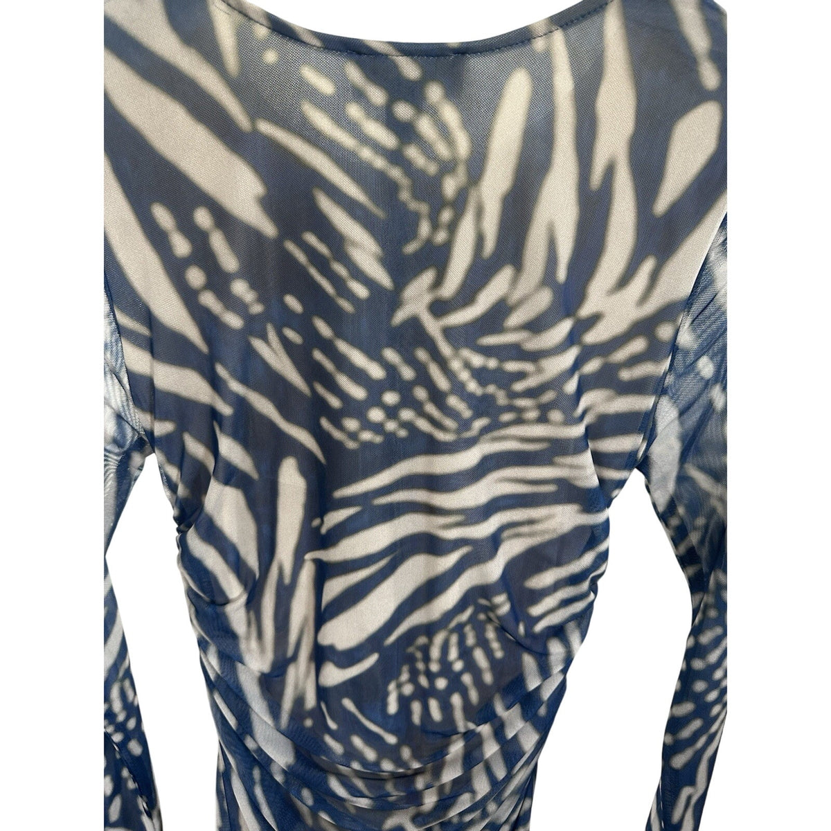 FIFTEEN TWENTY Blue/White Abstract Ruched Round Neck Long Sleeve Midi Dress M