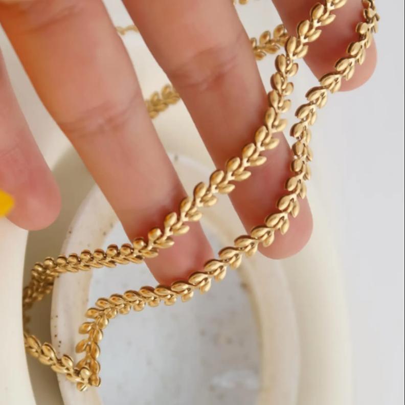 The Ava Necklace – 18K Gold Non-Tarnish Classic Wheat Chain Necklace