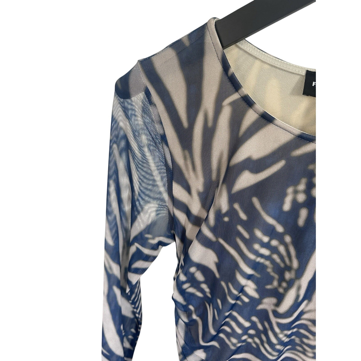 FIFTEEN TWENTY Blue/White Abstract Ruched Round Neck Long Sleeve Midi Dress M