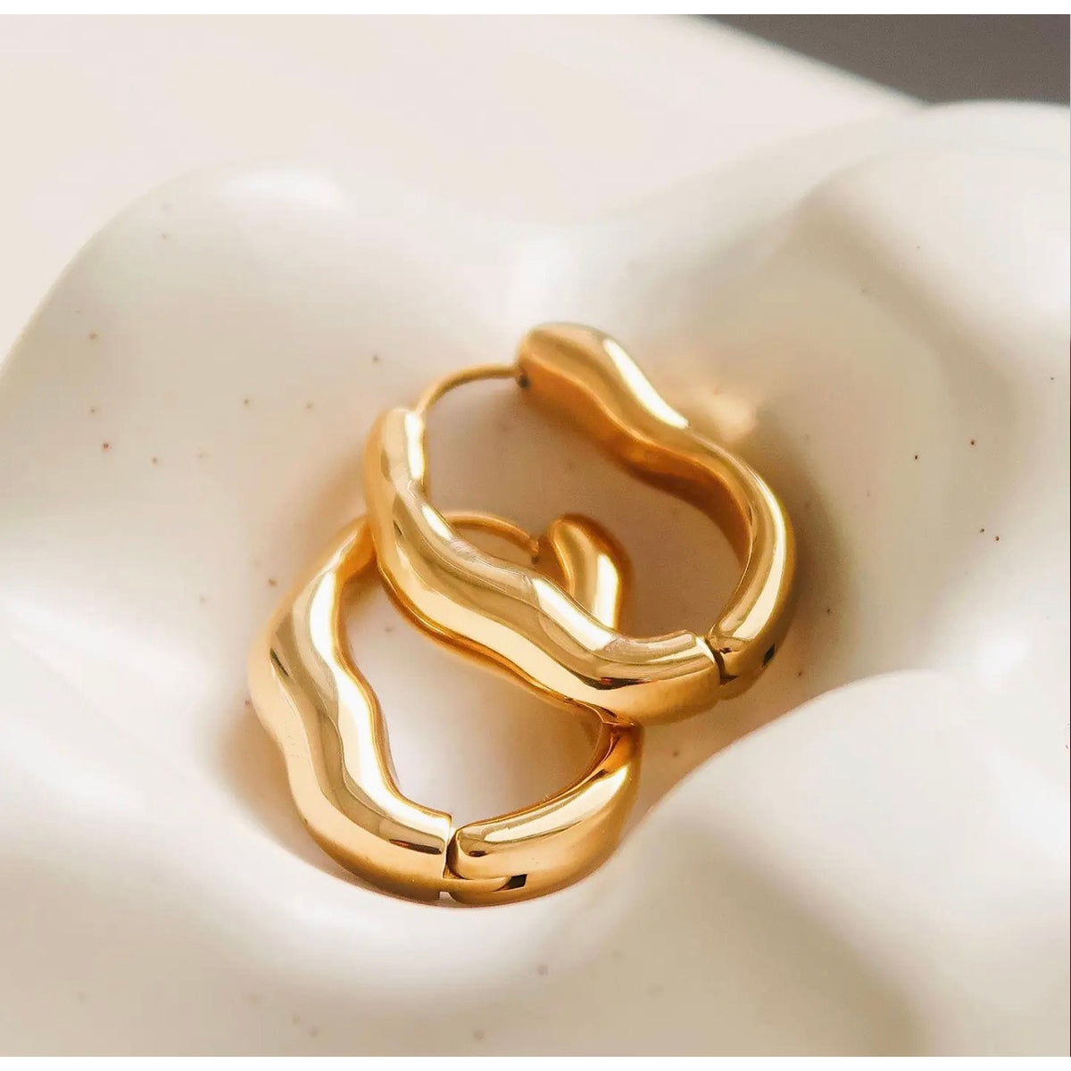 The Riley Hoops – 18K Gold Non-Tarnish Oval Hoop Earrings