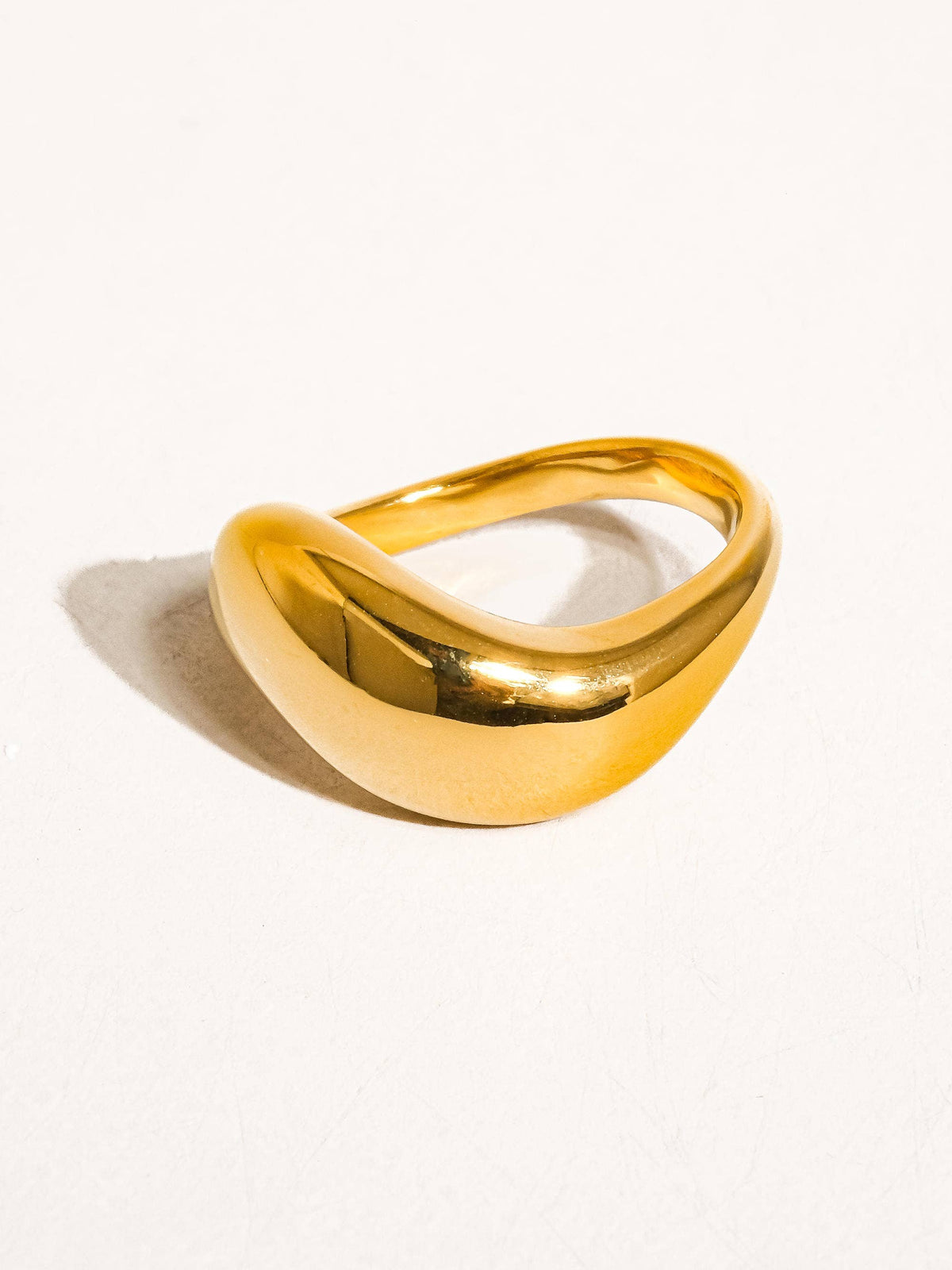 The Donitia 18K Non-Tarnish Classic Wavy Band