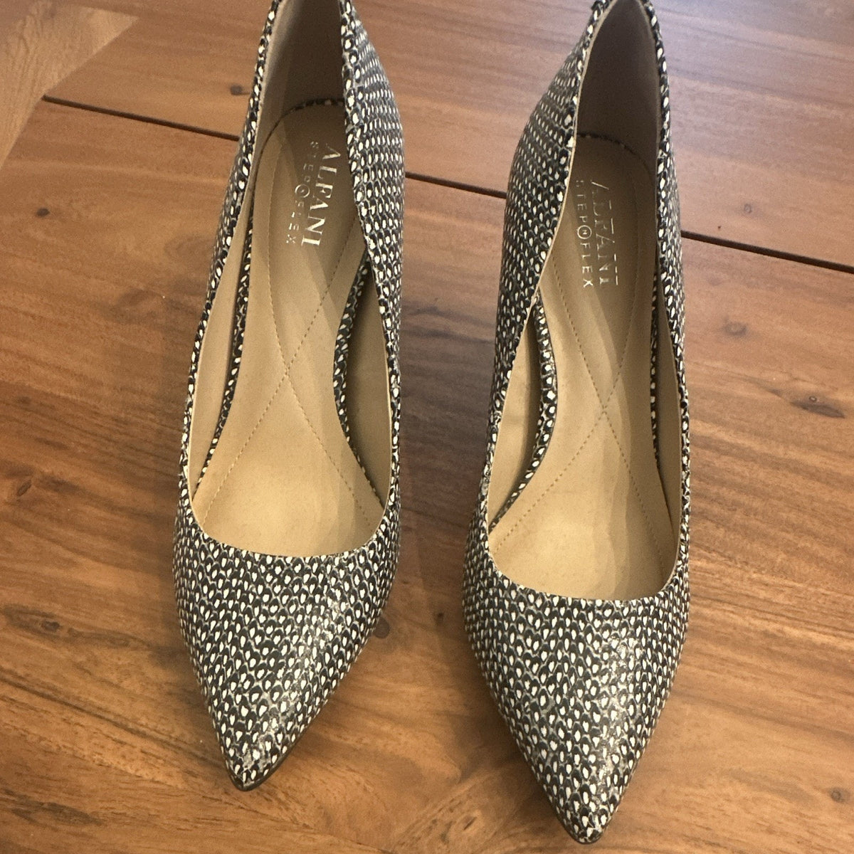 Alfani Women’s Step N Flex Pointed Toe Heels Size 7