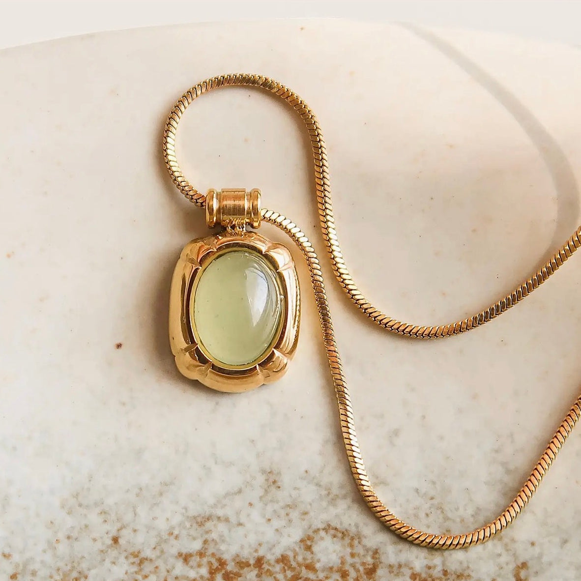 The Akesha Necklace – 18K Gold Non-Tarnish Natural Stone Pendant Necklace